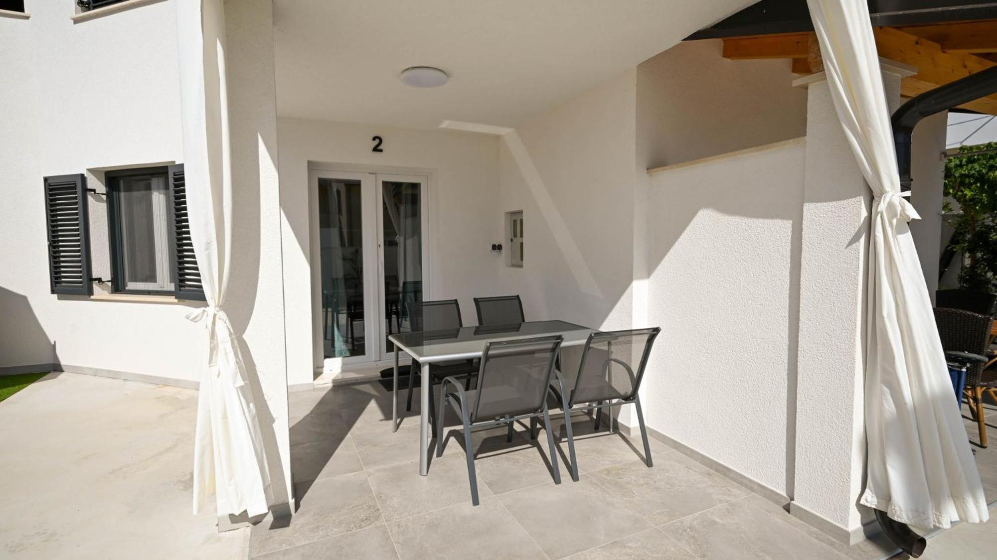 Casa Mira Apartments Ližnjan エクステリア 写真