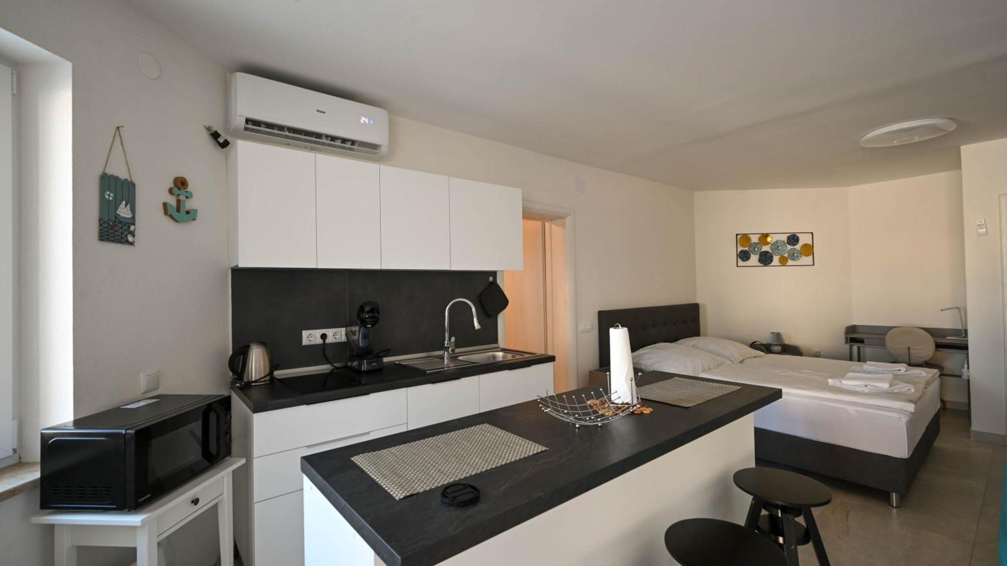 Casa Mira Apartments Ližnjan エクステリア 写真